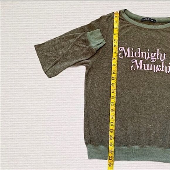 WILDFOX Sweatshirt Baggy Jumper NEW Midnight Munchies Olive Small Oversized - Picture 15 of 16